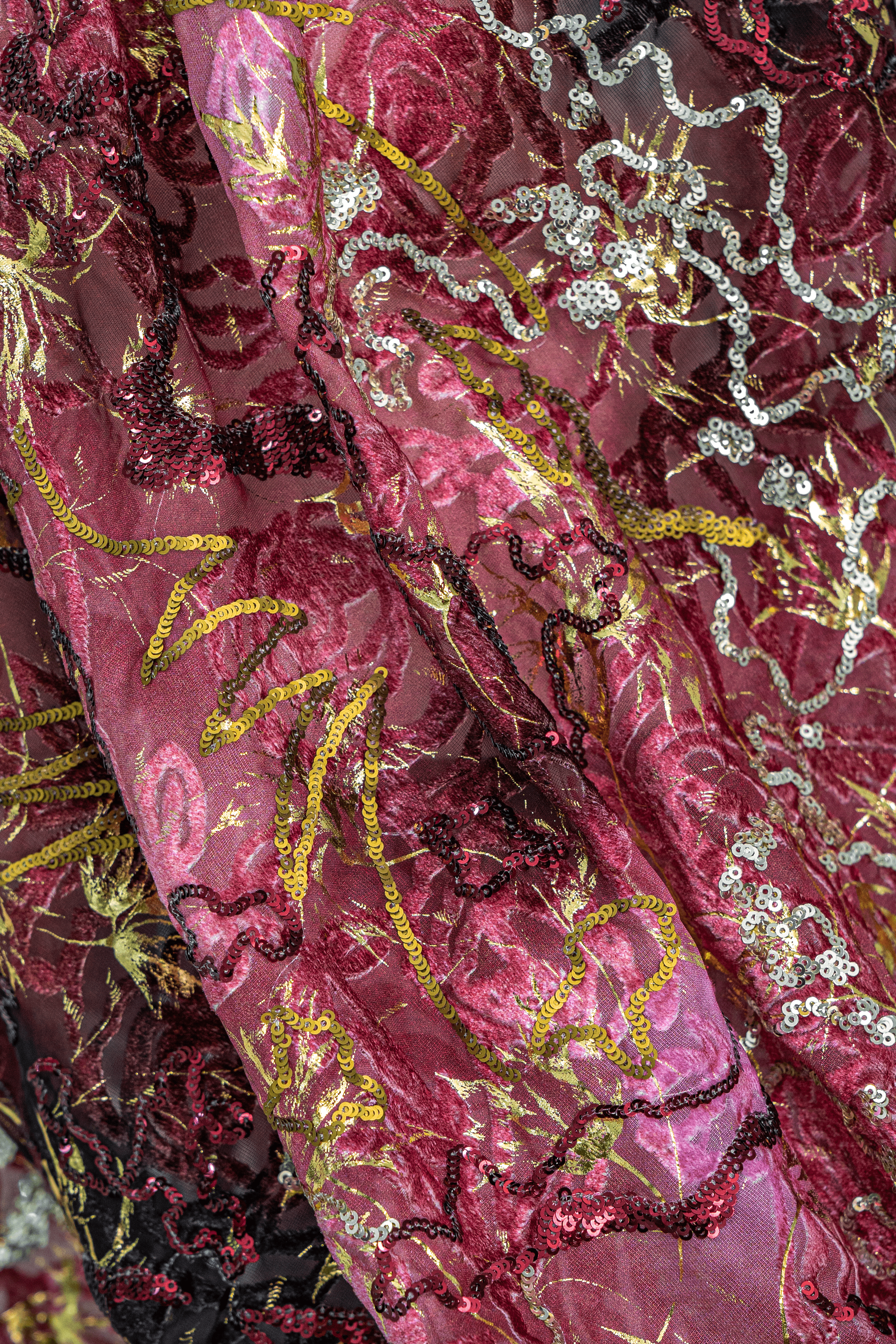 Velour dévoré avec sequins de chez ALDO BIANCHI