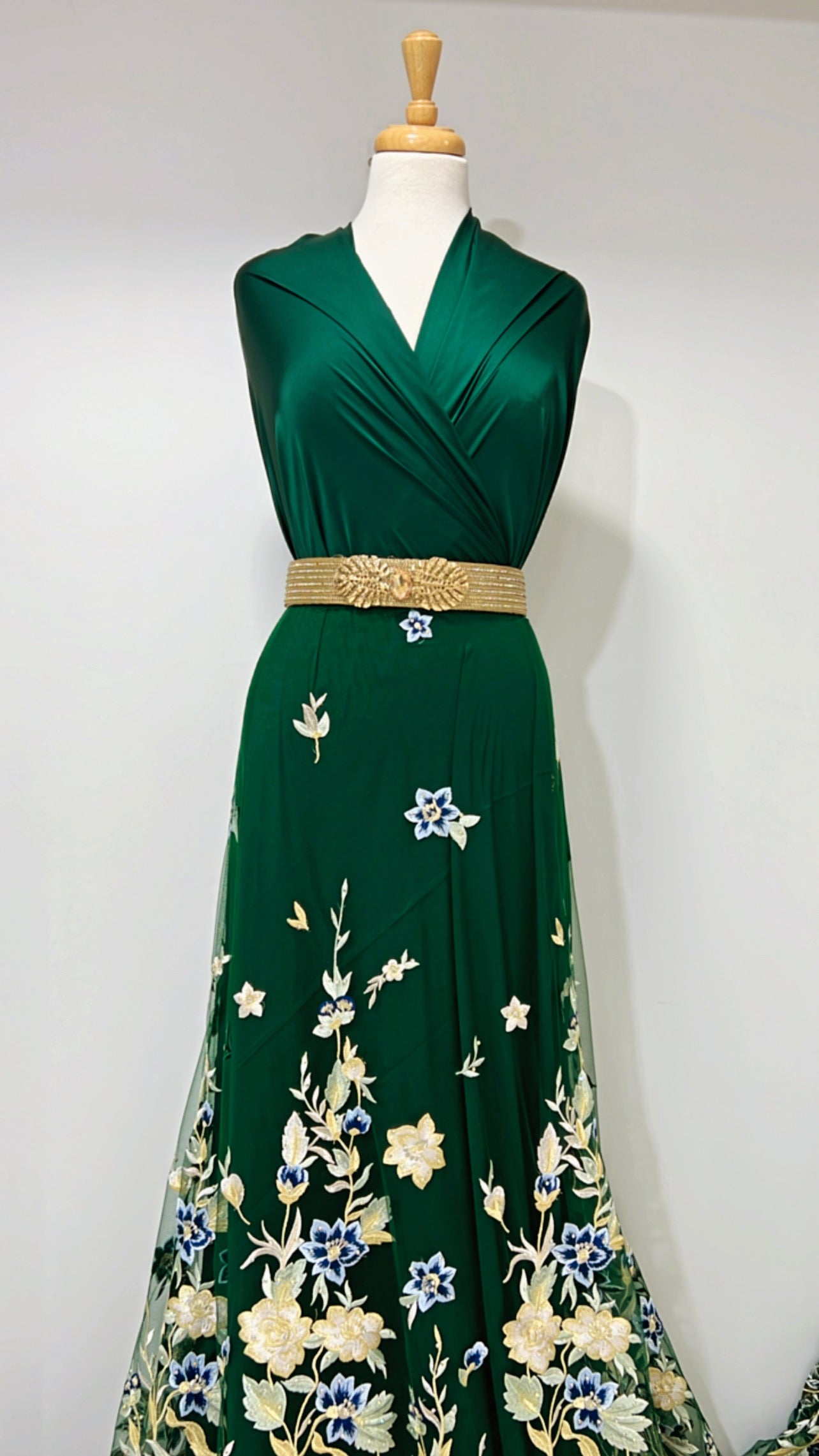 TULLE BRODEE ET PERLE VERT ROYAL